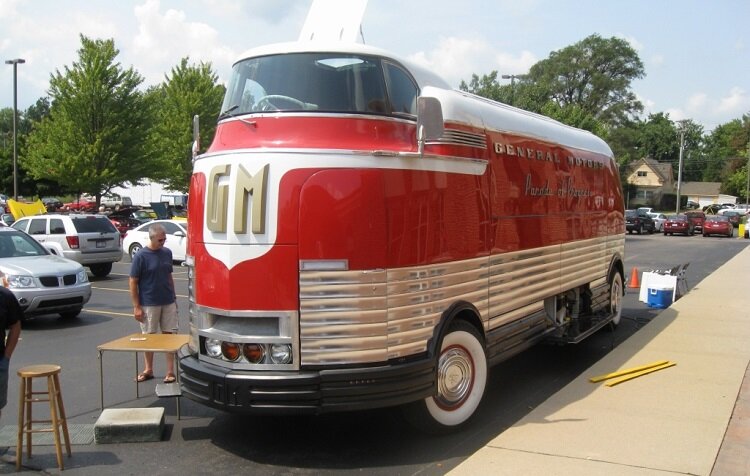 Автобус GM Futurliner 1950 года «Парад прогресса»