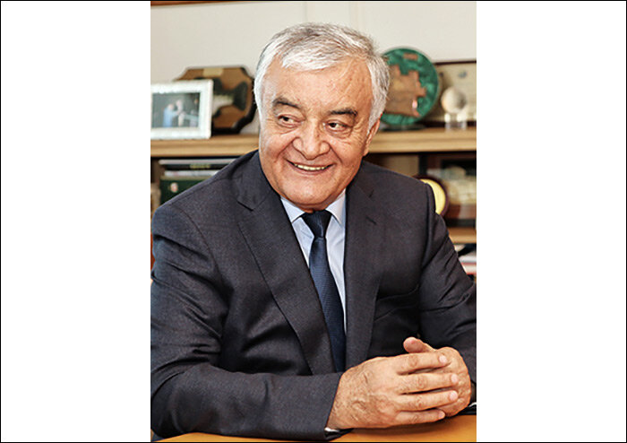 Ботир Парпиев. Фото с сайта Tkdnews.comПрезидент Узбекистана Шавкат Мирзиёев на видеоселекторном совещании, посвященном вопросам экономики, внешней торговли и сельского хозяйства, рассказал, что председатель Государственного налогового комитета (ГНК) Ботир Парпиев был уволен за «игры» в налоговой сфере и разгул коррупции, сообщает Kun.uz.