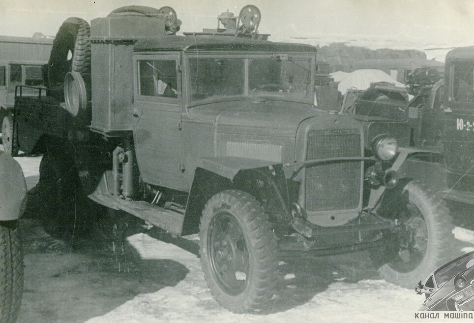 Передвижная водородная установка 
Базовое транспортное средство – шасси ГАЗ-ММ
Назначение – обслуживание частей аэростатов заграждения