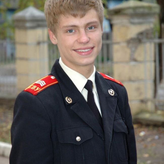 Актёр Александр Головин в роли Максима Макаров в сериале  