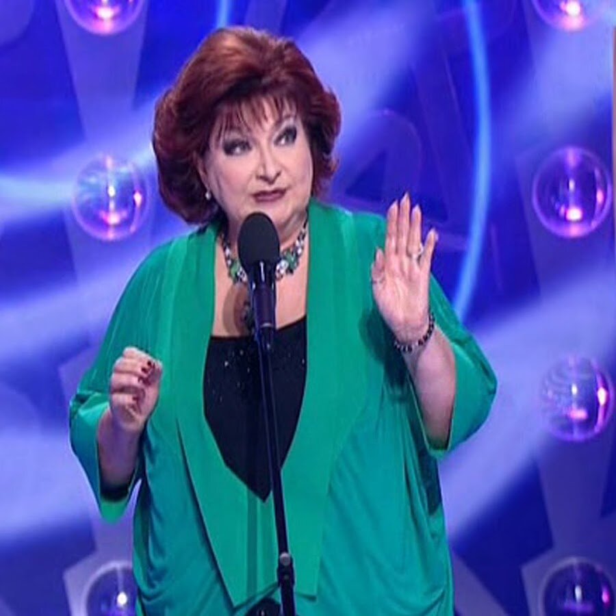  Елена Степаненко. Развод века между двумя знаменитыми юмористами, приобретает все более грандиозные масштабы. Доподлинно стало известно, что накал страстей усиливает  и присутствие  нового «ухажера» Степаненко. Именно он не позволит юмористке разойтись с Петросяном мирно. Елена Григорьевна от комментариев пока воздерживается.