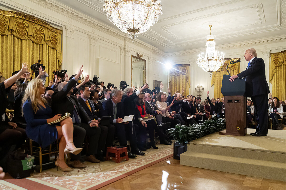 Президент Трамп во время пресс-конференции, посвященной результатам промежуточных выборов в Конгресс, в Восточной комнате Белого Дома 7 ноября 2018 года | Official White House Photo by Shealah Craighead