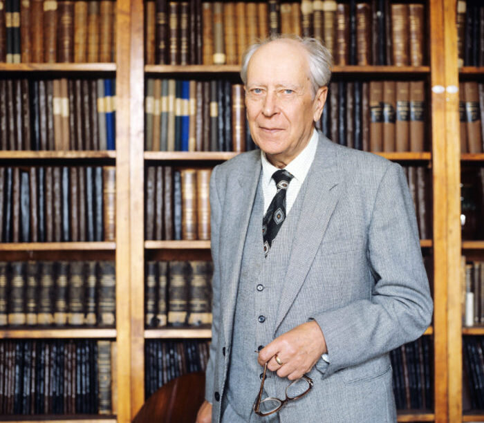 Дмитрий Сергеевич Лихачев
