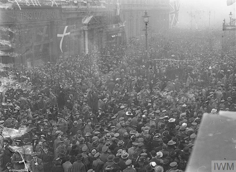 Лондонцы в ожидании прибытия Дугласа Хейга, 19 декабря 1918 года