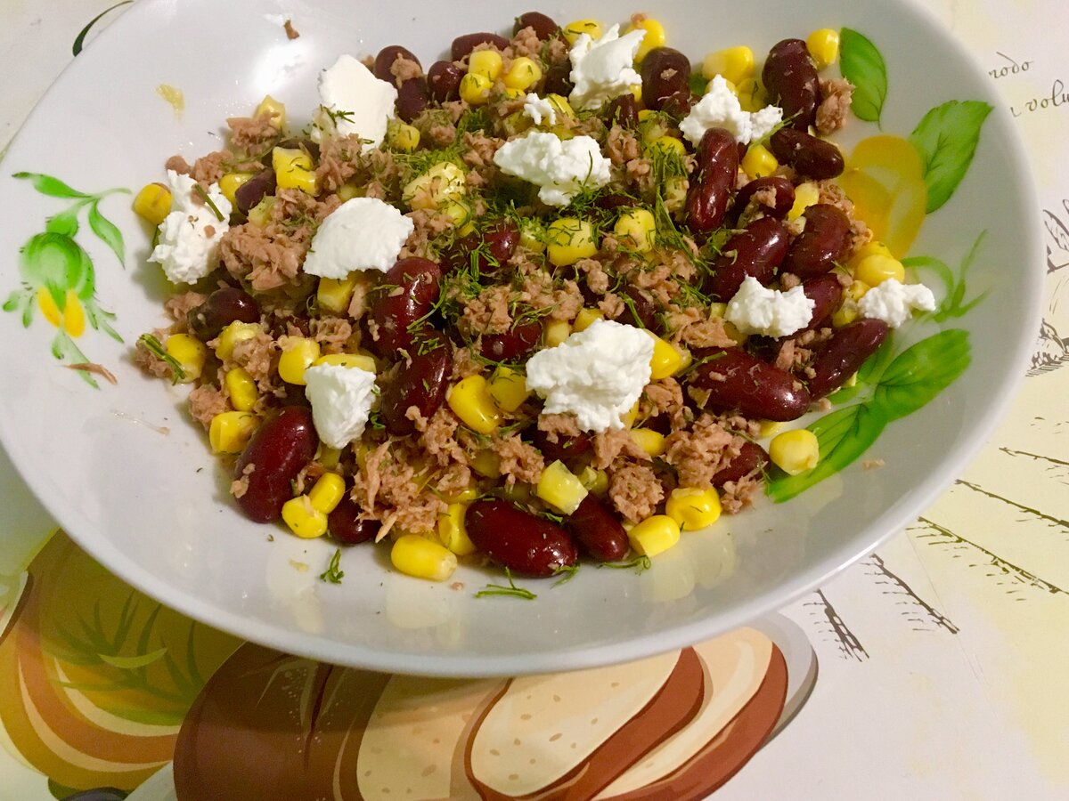 На 100 грамм - 108,1 ккал; БЖУ: 13,6/1,4/10,3