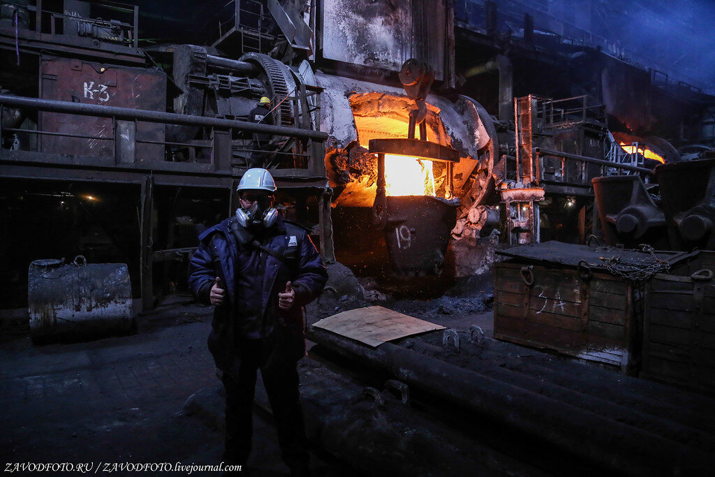 Почему заводы закрылись. Заброшенный завод. Почему заводы закрылись. Владимирский тракторный завод 1990. Заброшки россии.