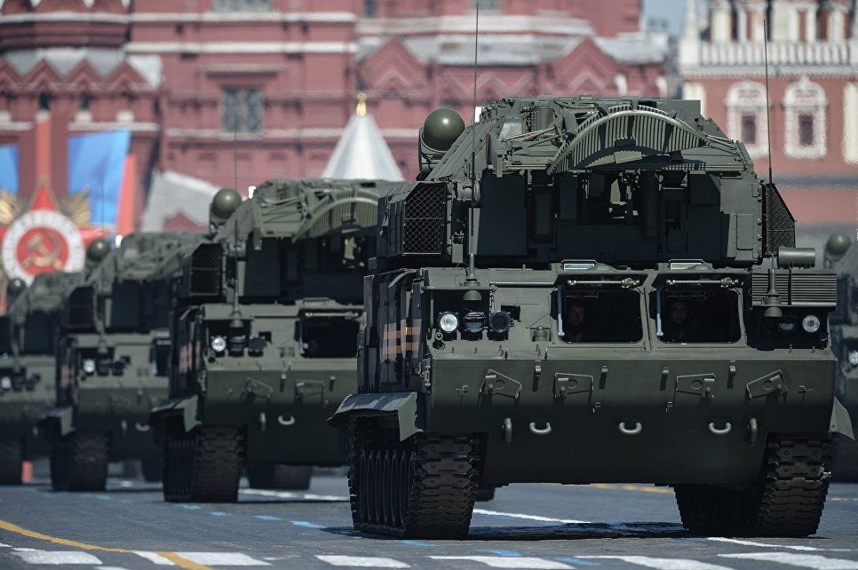 Комплексы  "Тор" на параде на Красной площади