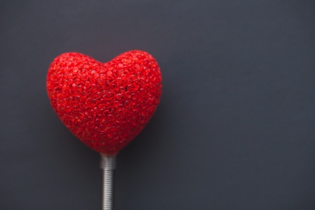 https://www.publicdomainpictures.net/pictures/160000/nahled/un-coeur-a-offrir-.jpg