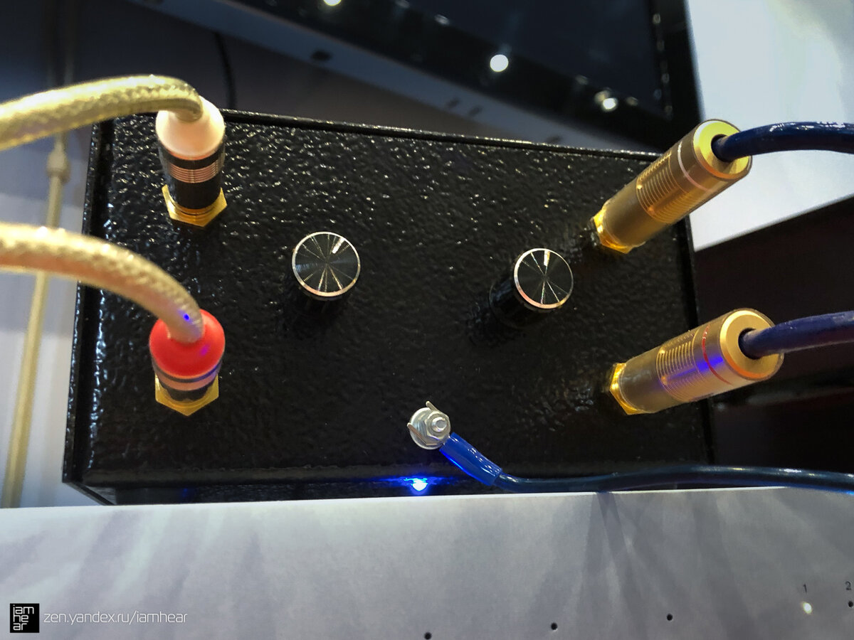 Такое устройство сегодня можно купить приблизительно за 10-12 тысяч рублей на большинстве популярных русскоязычных торговых площадок.