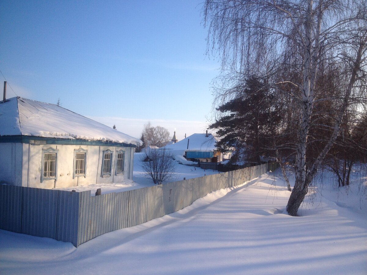 На фото: селение Восточного Казахстана.  Чем отличается от русской деревни?