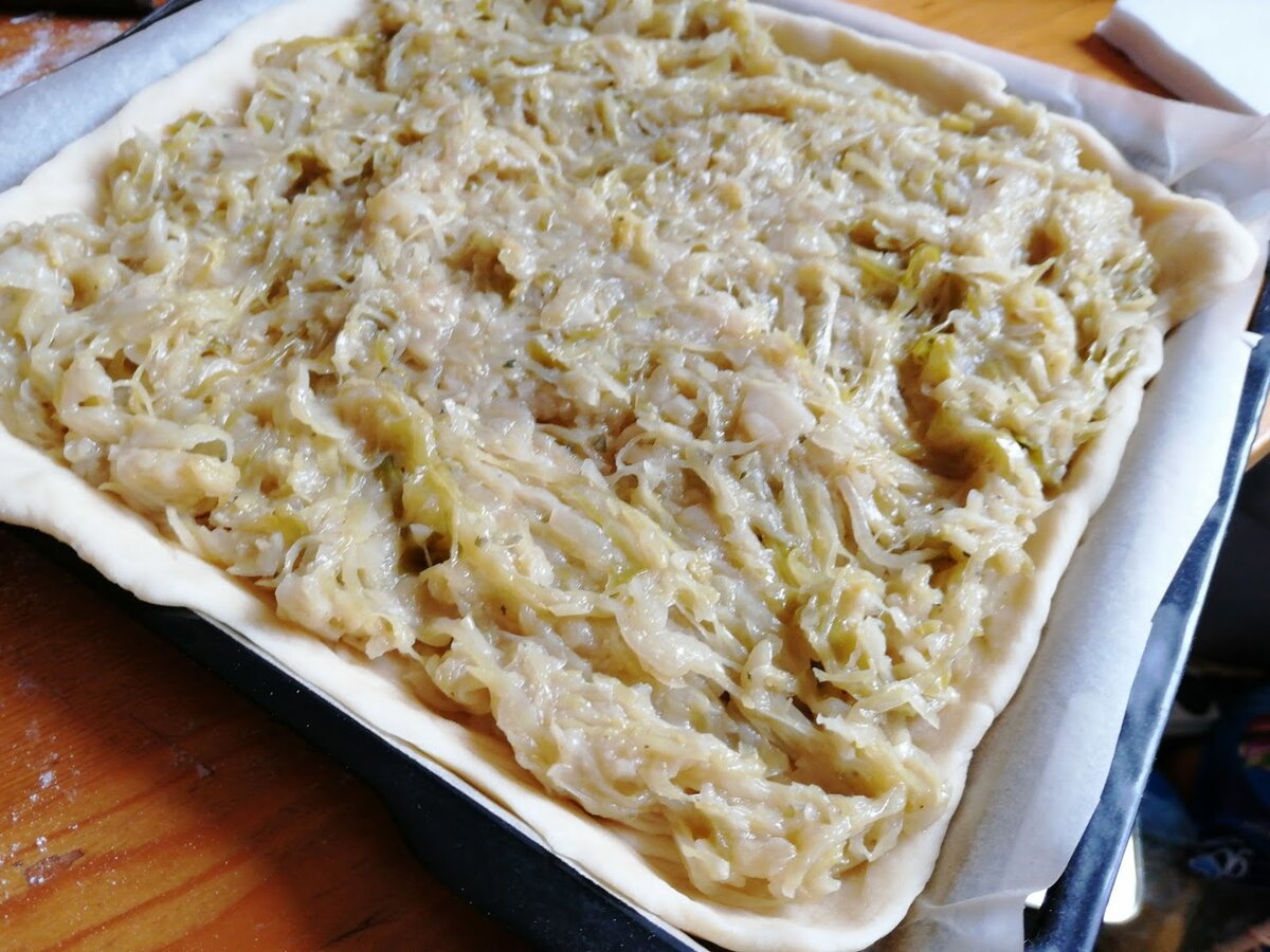 Пирожки с капустой и яйцами