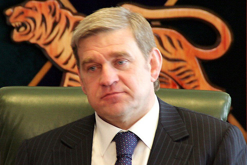 Фото из открытых источников. Губернатор Приморского края и главный болельщик владивостокского "Луча-Энергии" С. М. Дарькин.