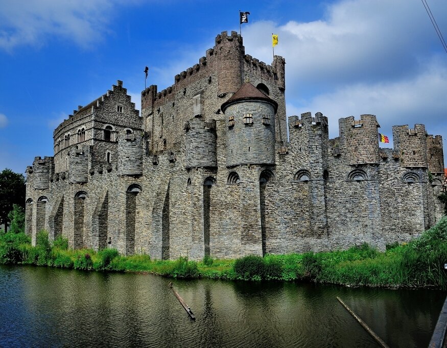 На фото - Гравенстен, замок графов Фландрии...