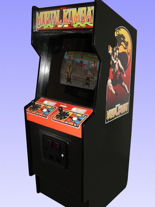 Первом игровом. Atari игровой автомат 70t. Игровой автомат лесопарк r6s. Аркадный автомат Mortal Kombat 1992.