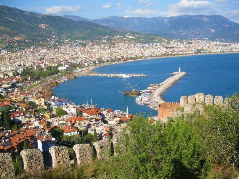 Вид с крепости на гавань Аланьи