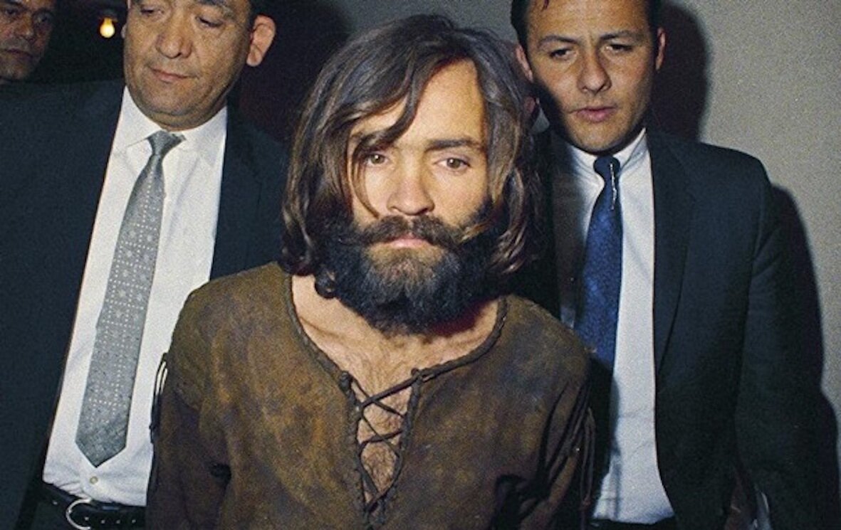 К 1969 году у Мэнсона было уже около сотни последователей, которые считали его Иисусом и внимали его пророчествам.