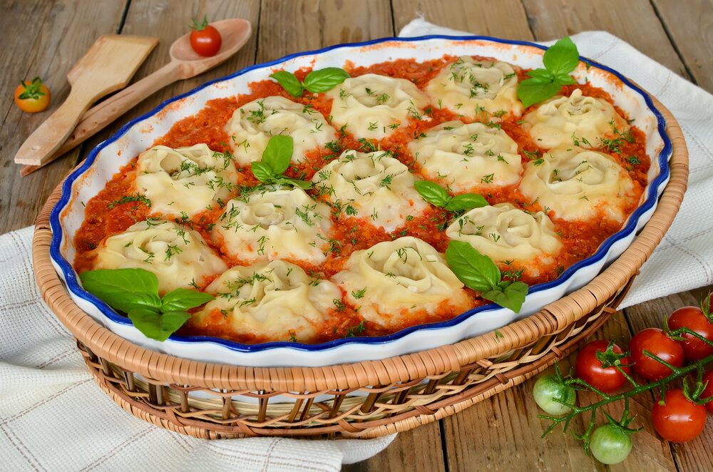 Салат с курицей, картошкой и консервированным горошком