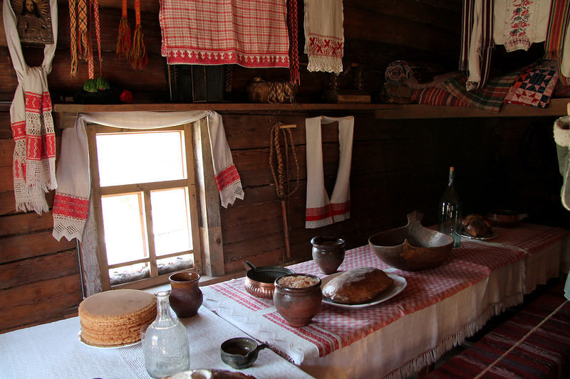 Этнографические посиделки. Посиделки в русской избе. Быт обычаи это. Деревенская усадьба у курочки рябы. Карельские традиции и обычаи.