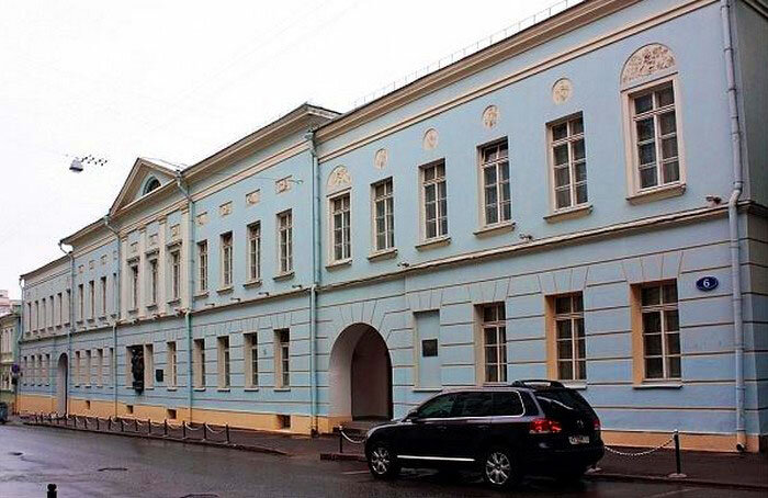 Глинищевский переулок, 6 в Москве