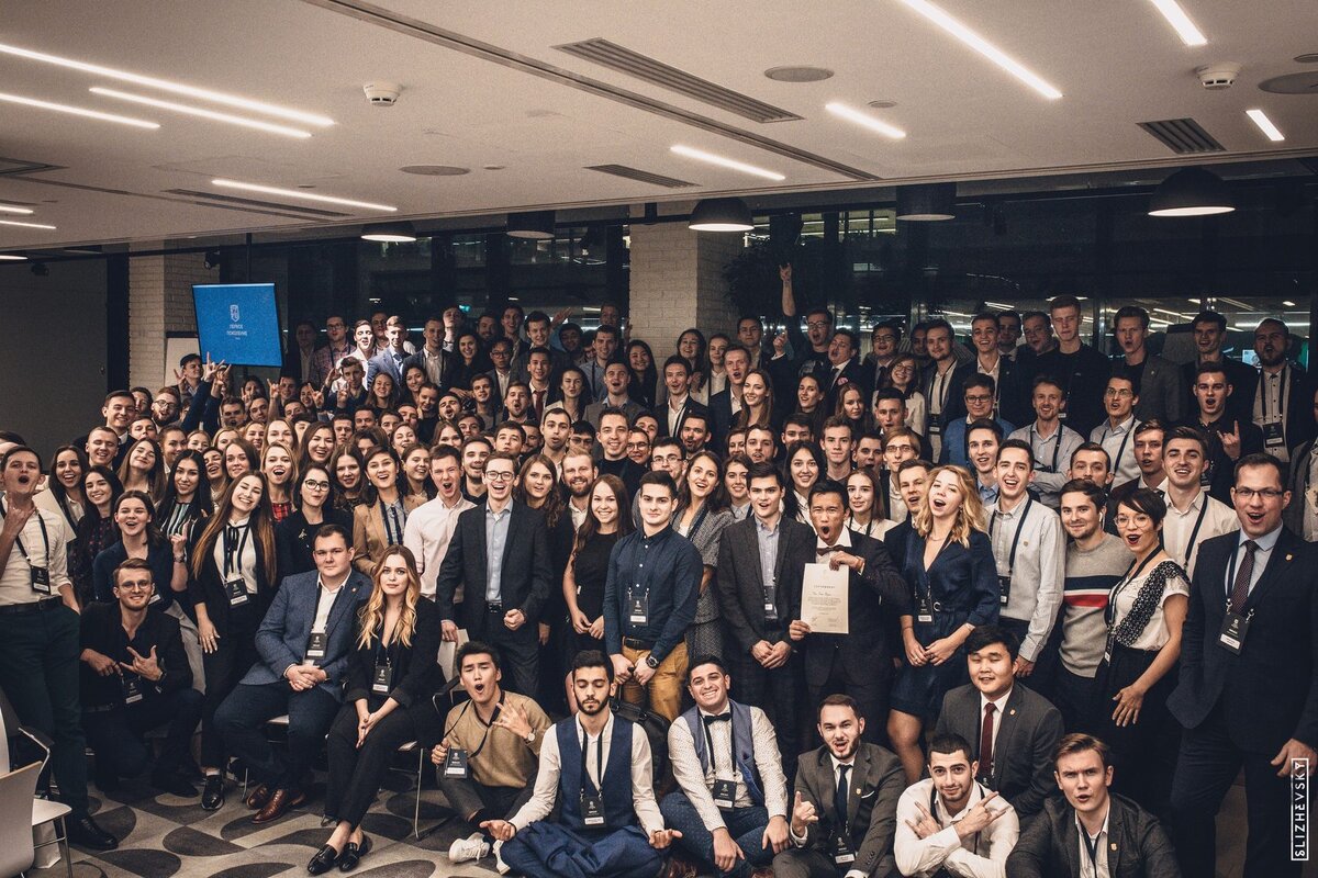 Сообщество выпускников Фонда, фото с финала отбора в прошлом году.