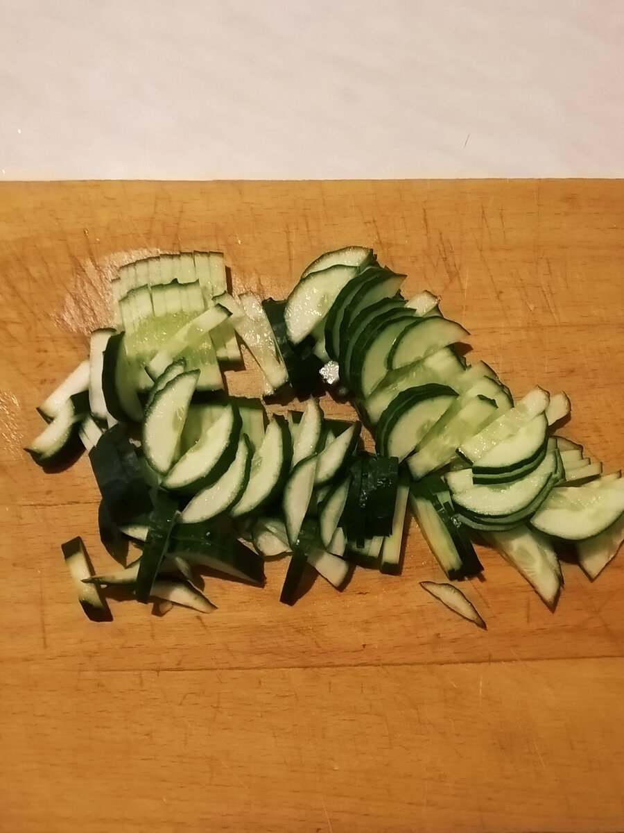 Огурец соломкой