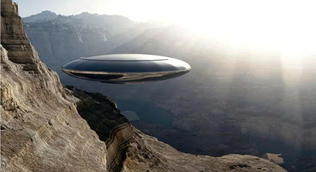 Flying object. Инопланетная тарелка. Инопланетный корабль. НЛО. Летающая тарелка.