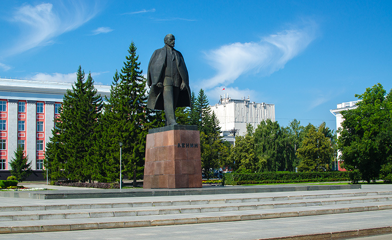 Площадь Советов. Памятник В.И.Ленину.