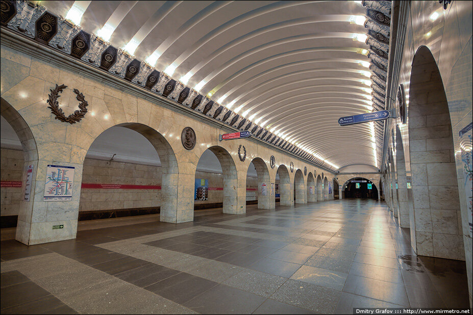 Станция метро "Технологический институт-1". Источник: http://www.mirmetro.net/uploaded/images/spb/01/17_techninst/05.jpg