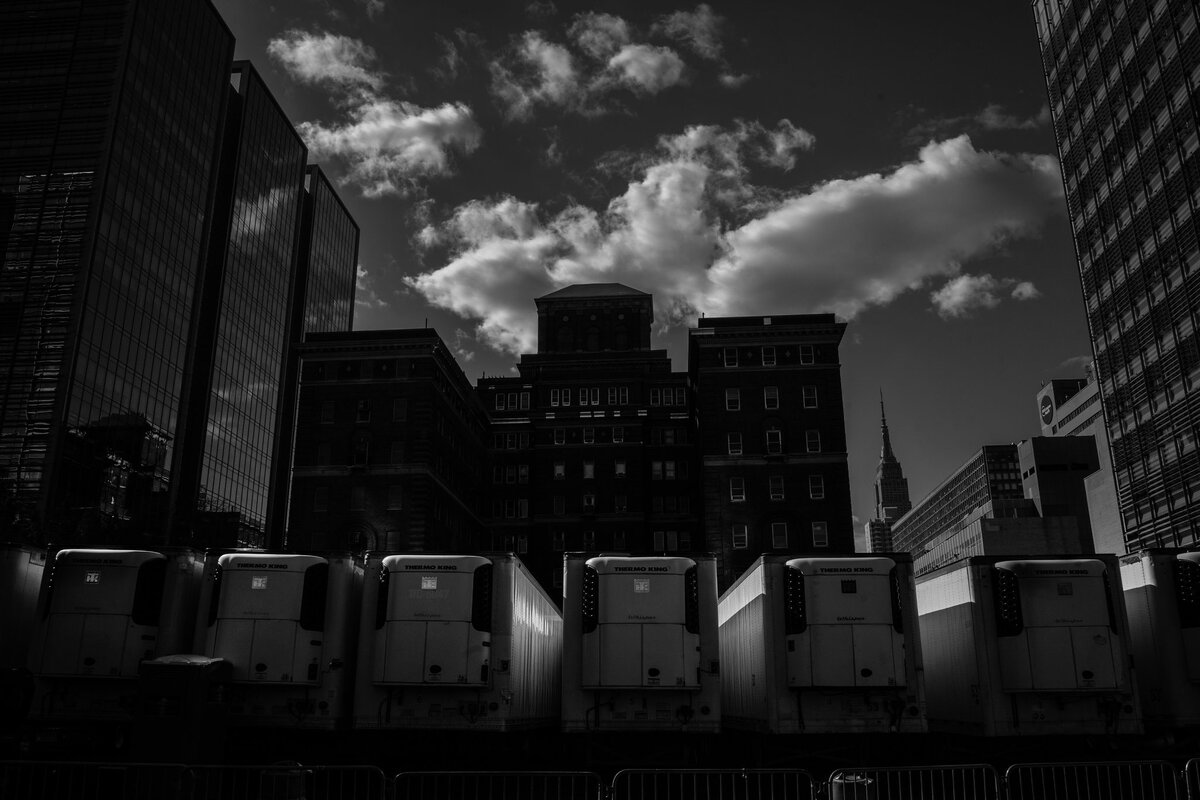 Офис временного морга судебно-медицинской экспертизы на Манхэттене. 