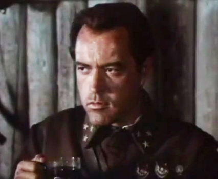 Пауэрс Бут в фильме «Сталинград». Кадр из фильма