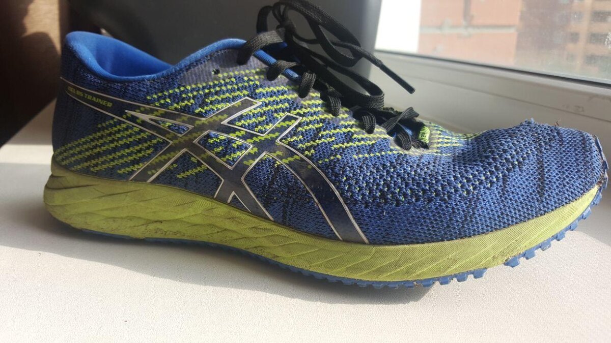 Asics Gel-Trainer 23. Предназначены для слабопересечённой местности и асфальта. Тренировочно-соревновательная модель.