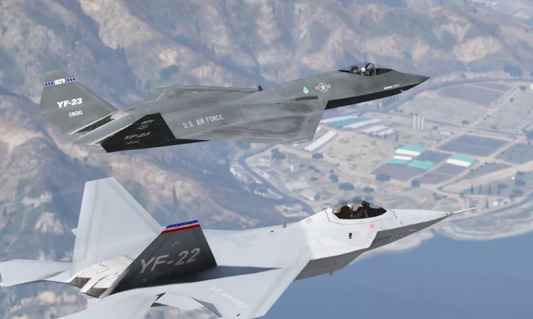 Прототип YF-22 (будущий F-22) и проигравшие ему в конкурсе прототип YF-23