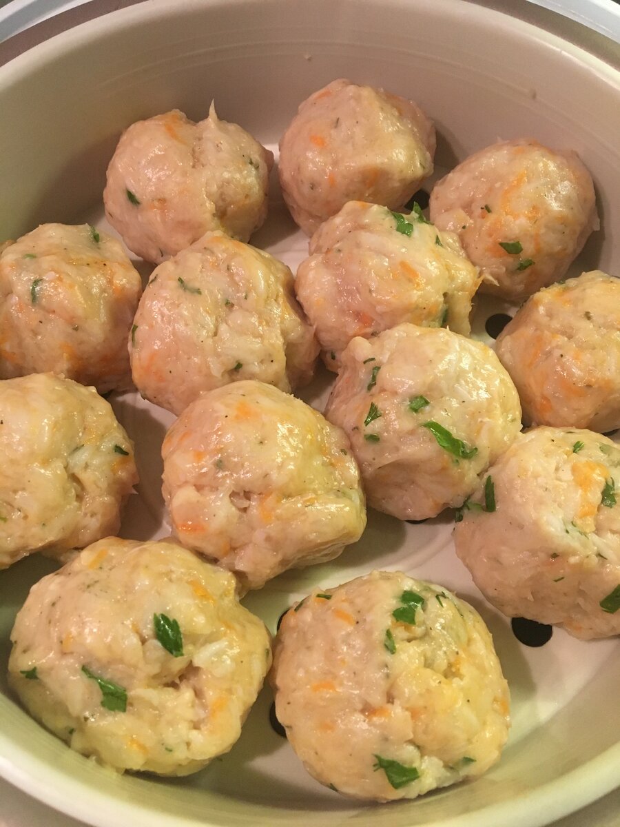 Ежики из куриного фарша на пару)