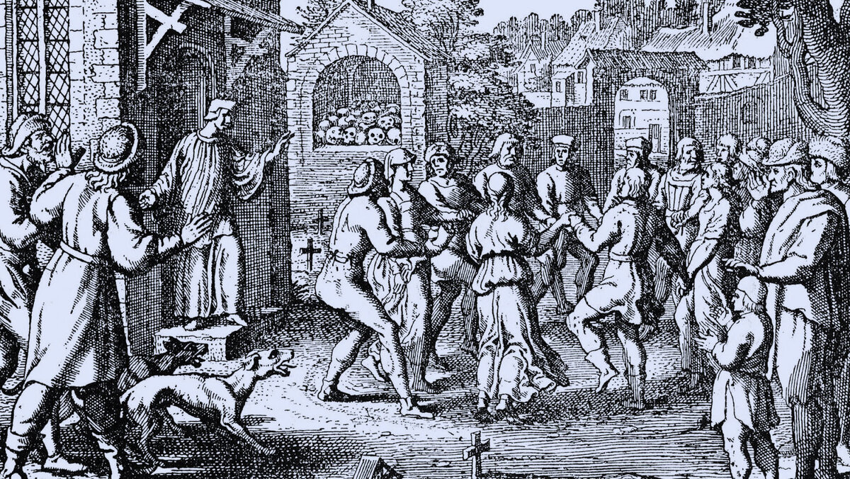 Обратите внимание на отрубленную руку в руках человека слева от круга.