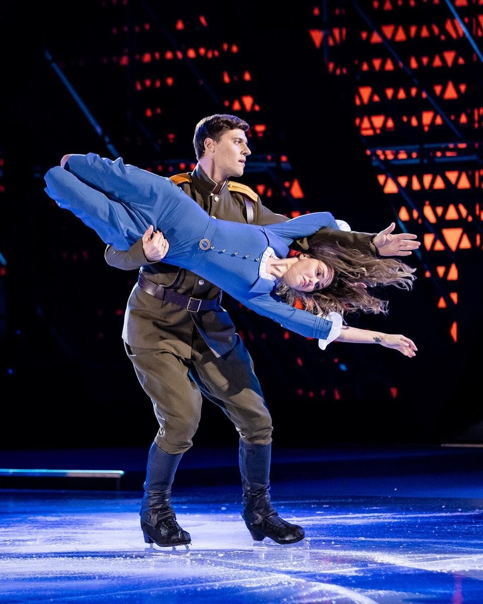 Александр Энберт и Агата Муцениеце - Дождик осенний. Источник фото: Инстаграм Александра Энберта