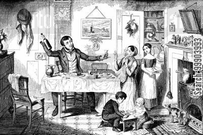 Смотрите, как рады домочадцы этого господина, что он не пьет воду!