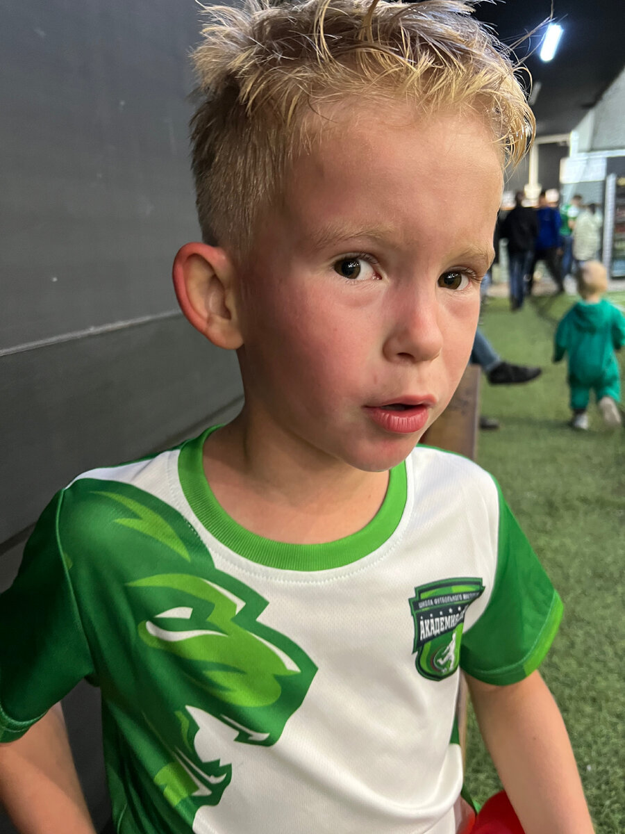 После игры от него идет такой жар,  что можно жарить пирожки