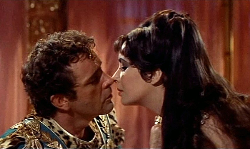 Кадр из фильма «Клеопатра» с Элизабет Тейлор в главной роли