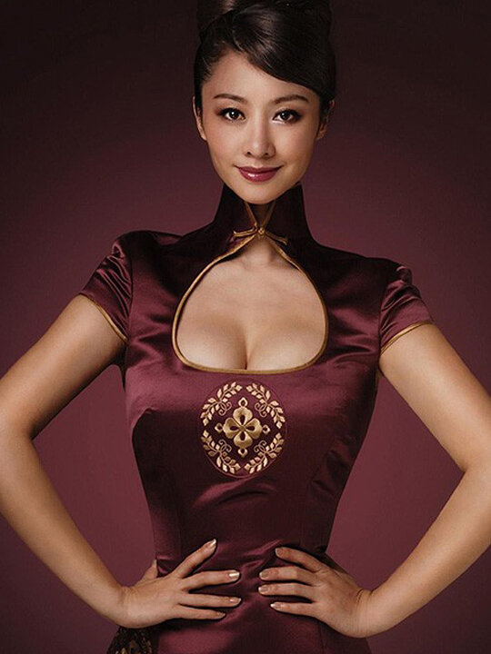 Китаянка в красивой одежде