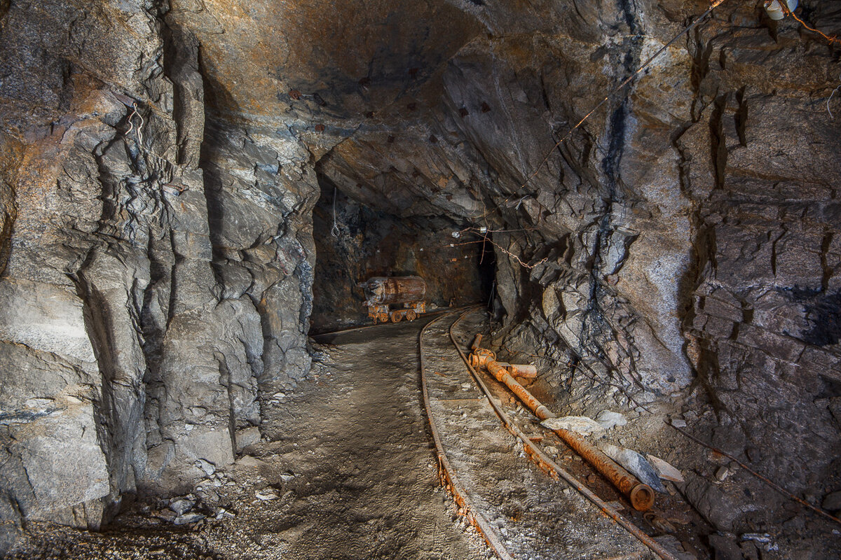 зараменская пещера чёртова печь. штольни самара. пещеры советское. пещеры советское. советск зараменская пещера.
