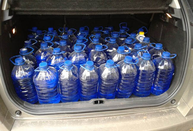 Незамерзайка на основе этилового спирта — самый лучший вариант, но и самый дорогой.