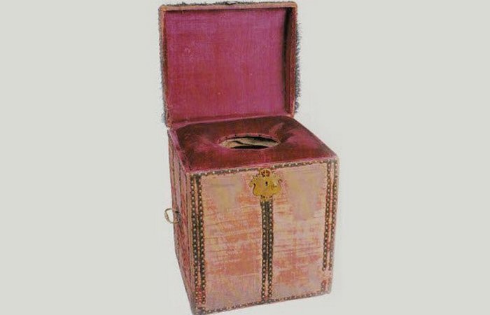 Портативный туалет короля