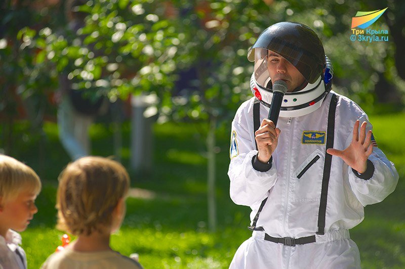 Интернет переполнен объявлениями об услугах детских аниматоров.