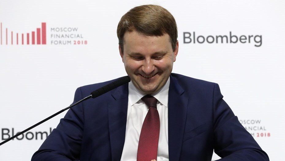 Максим Орешкин прогнозирует ухудшение экономических показателей и рассказывает анекдот про Брежнева