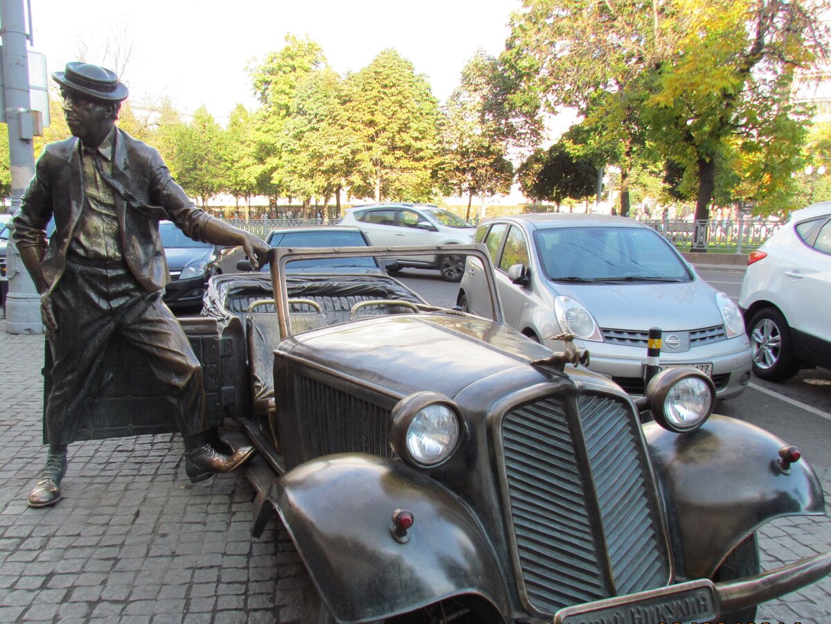 Памятник никулину в москве фото