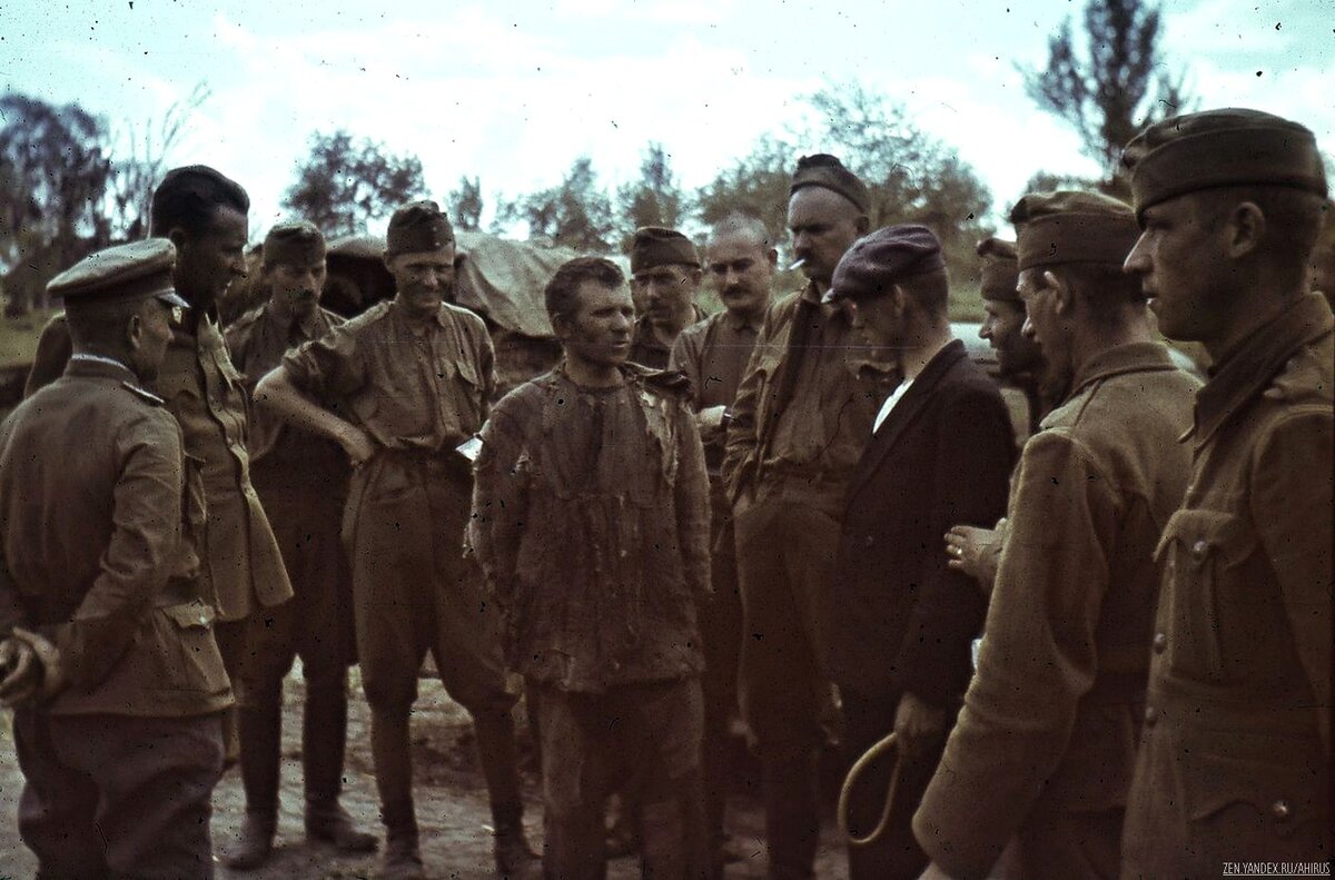 Пленные солдаты. Пленные второй мировой войны 1941-1945. Советские военнопленные 1942. Венгерские солдаты на Восточном фронте. 1942 Пленные венгерские солдаты.