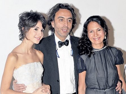 Файзиев с женой Линой и дочерью Софьей. Фото Евгения Гусева/«Комсомольская правда»