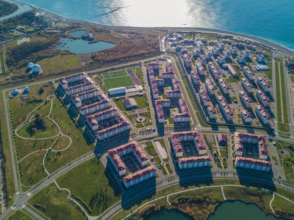 Квартал сочи. Бархатные сезоны русский дом 17 спортивный квартал 3 Сочи. «Бархатные сезоны» город-отель (русский дом 17 квартал, спортивный). Екатерининский квартал Адлер. Бархатные сезоны Адлер спортивный квартал 17