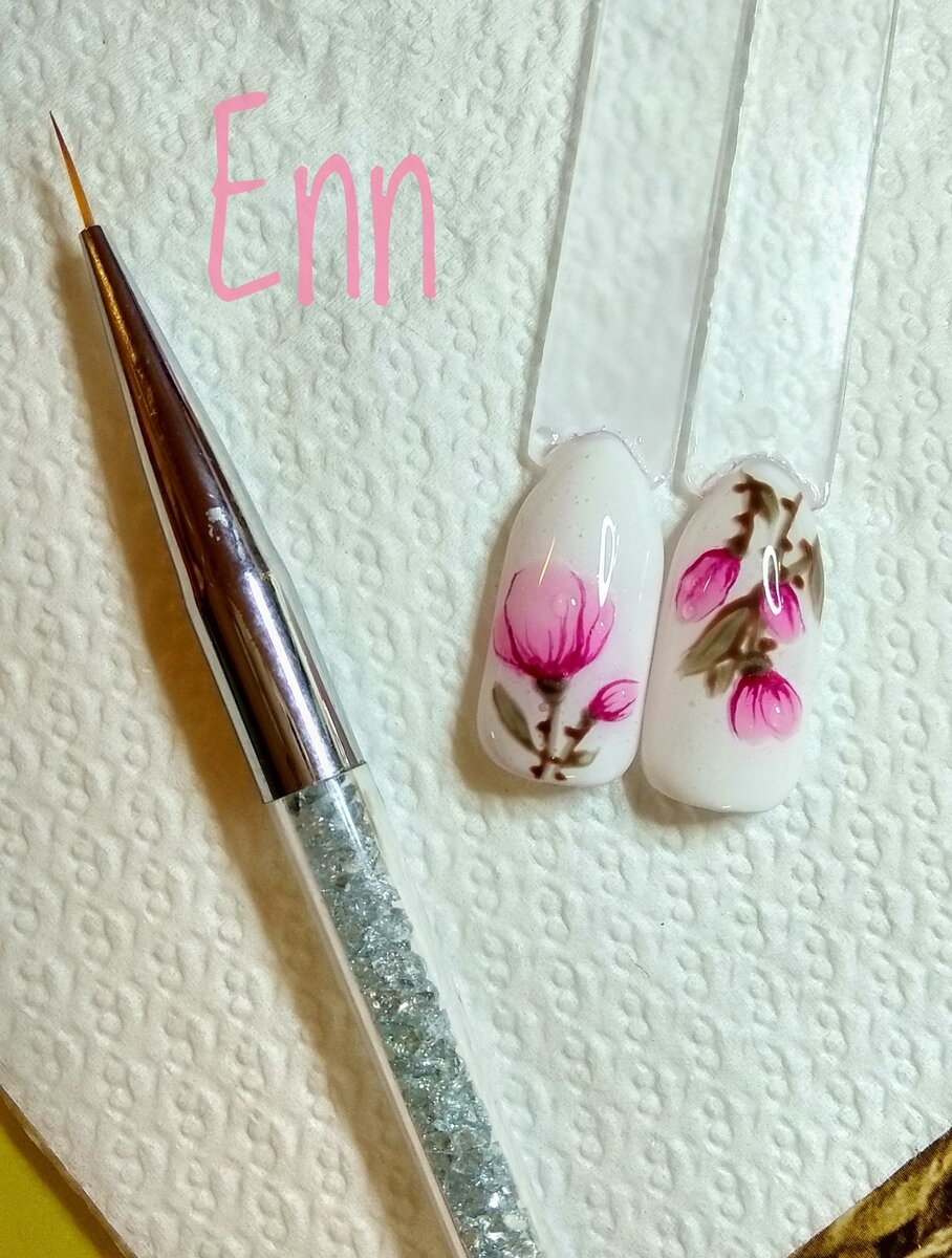 Цветы гель-лаками.