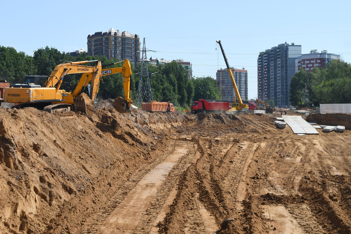 Татарстан строит. Дублер Горьковского шоссе Казань. Казань дороги. Новая дорога в Авиастроительном районе. Стройка Казань.